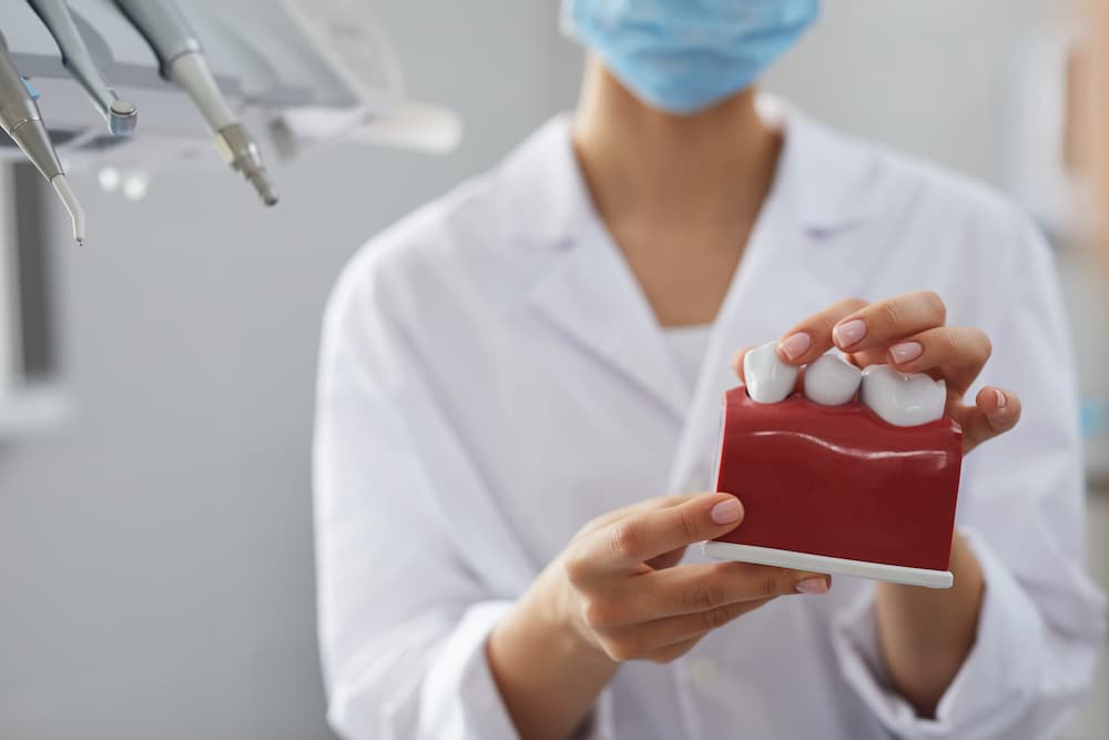 Read more about the article 植牙補骨粉用途為何？植牙補骨粉失敗對您的影響是什麼？
